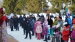 Перед площадкой ДК "Акация" прошла конкурсно - развлекательная программа "Боярыня Масленица
