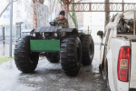 Первый экспонат выставки ЛДПР – трофейный автомобиль доставлен в офис партии