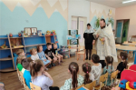 Клирик собора князя Владимира посетил Центр развития ребёнка – детский сад № 50 «Непоседа»