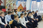 Посетители Лаборатории #ЗнайЧитай республиканской детско-юношеской библиотеки изучают сказочный мир Чувашии