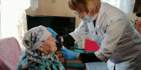 Врачи проекта «Прояви заботу – научи уходу» навестили ветеранов Аликовского округа - Министерство здравоохранения