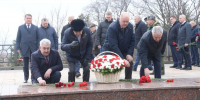 Участники заседания Ассоциации законодателей ПФО в Ульяновске возложили цветы к  Вечному Огню у Обелиска Славы - Государственный Совет