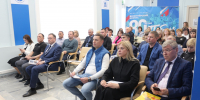 Глава Чебоксар Владимир Доброхотов вместе с Зампредседателя Госсовета Чувашии Виктором Горбуновым и спикером городского Собрания депутатов Евгением Кадышевым провел встречу с секретарями первичных отделений «Единой России» - Администрация г. Чебоксары