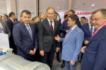 Денис Мантуров на выставке "ИННОПРОМ. Центральная Азия" заинтересовался чувашским электродвигателем