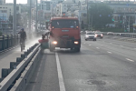 Жара в Чебоксарах: по поручению Владимира Доброхотова ведется пролив дорог