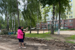 Наталья Евсюкова проверила ход работ по благоустройству территории школы № 38 и встретилась с коллективом детского сада №73