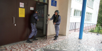 В Чебоксарах прошла тренировка сотрудников вневедомственной охраны на объекте участковой избирательной комиссии - Росгвардия