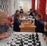 Возраст — не помеха: как пенсионер зажигает искру в глазах юных шахматистов - Министерство труда и соцзащиты