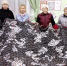 Забота не знает выходных: серебряные волонтеры Янтиковского округа плетут маскировочные сети - Министерство труда и соцзащиты