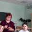 В Чувашии «серебряные» волонтеры плетут обереги для бойцов СВО - ГТРК Чувашия