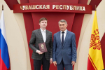 Олег Николаев вручил дипломы участникам программы «Время СВОих»