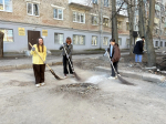 В Чебоксарах проходят весенние массовые общегородские субботники