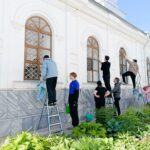 Ученики гимназии №6 г. Алатыря приняли участие в благоустройстве Киево-Николаевского Новодевичьего монастыря